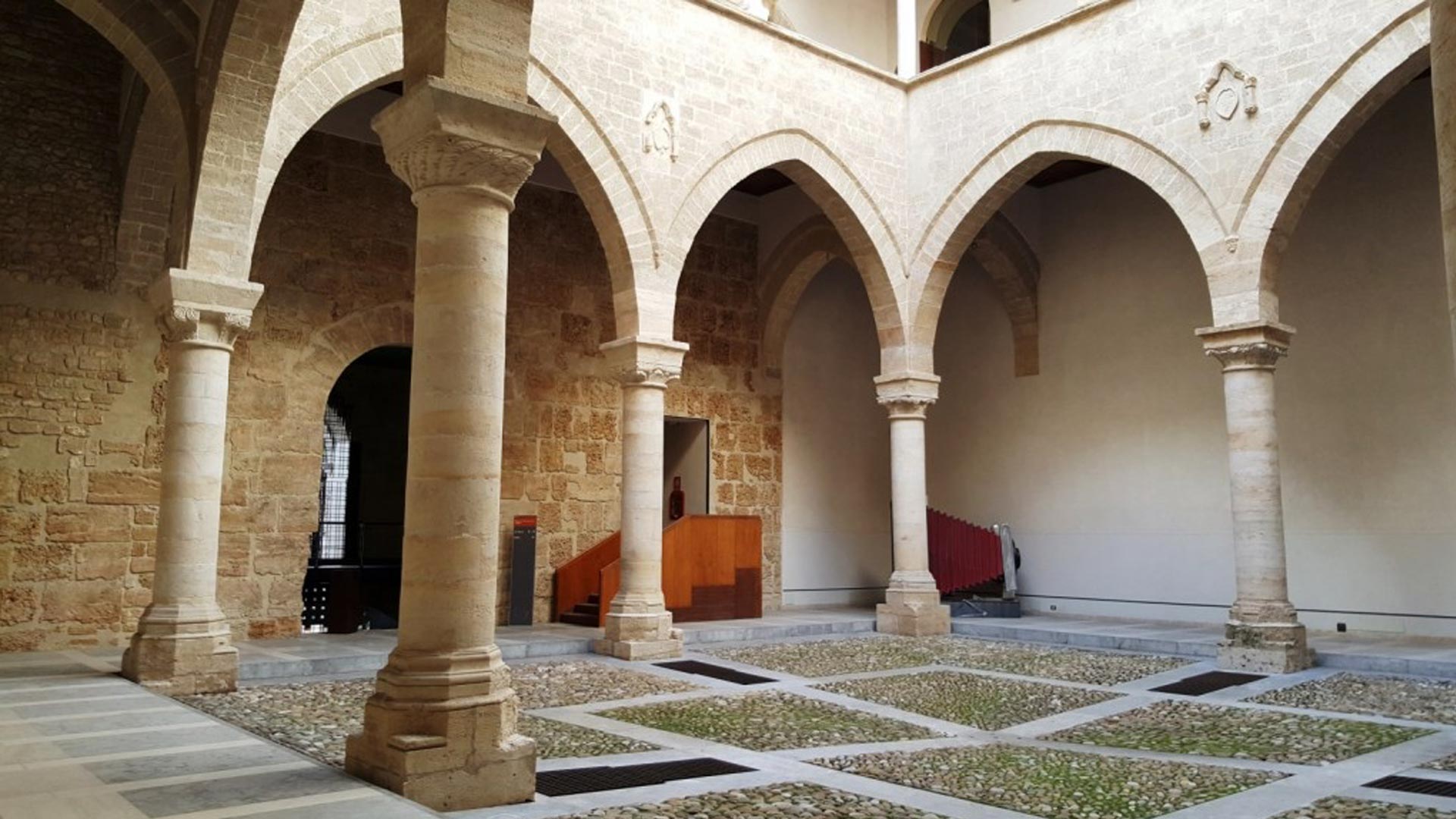 cortile-palazzo-steri